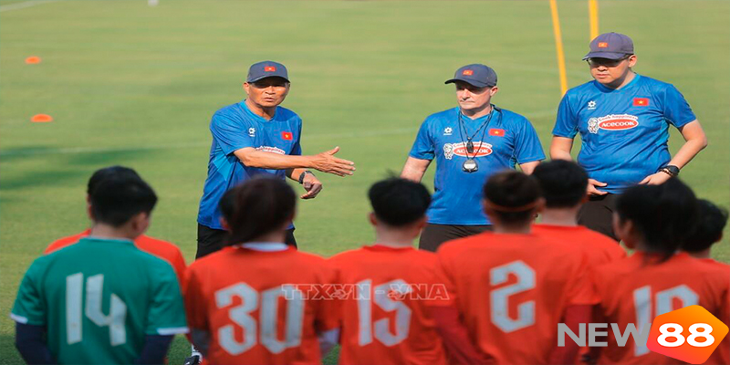 HLV Mai Đức Chung Tiếp Tục Dẫn Dắt ĐT Nữ Việt Nam, Hướng Tới Asian Cup 2026 5 HLV Mai Đức Chung tiếp tục dẫn dắt ĐT nữ Việt Nam